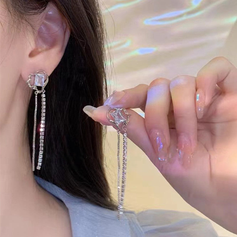 E12,925 Silver Needle Geometric Pearl Earrings G