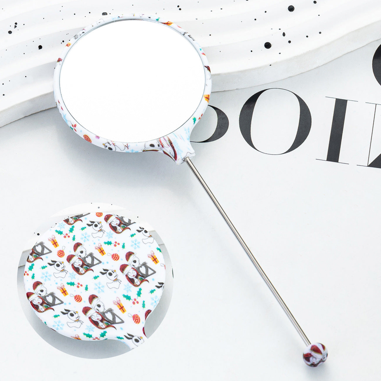 Multi-color hand-held round DIY small mirror, portable high definition mirror hand-held mirror, Christmas and Halloween pattern mirror 14.6 * 5.4CM