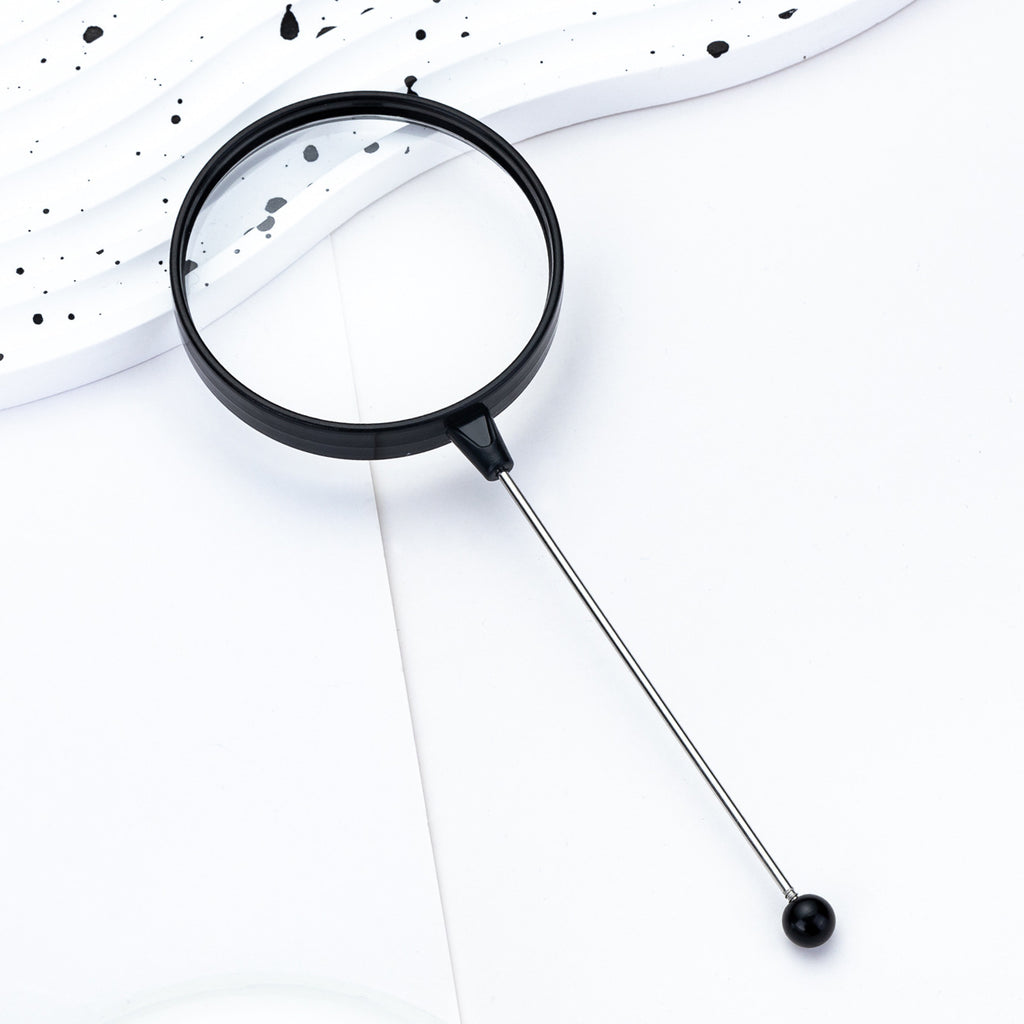 Reading hand-held magnifying glass, reading newspaper reader, expanding mirror creative DIY beaded magnifying glass