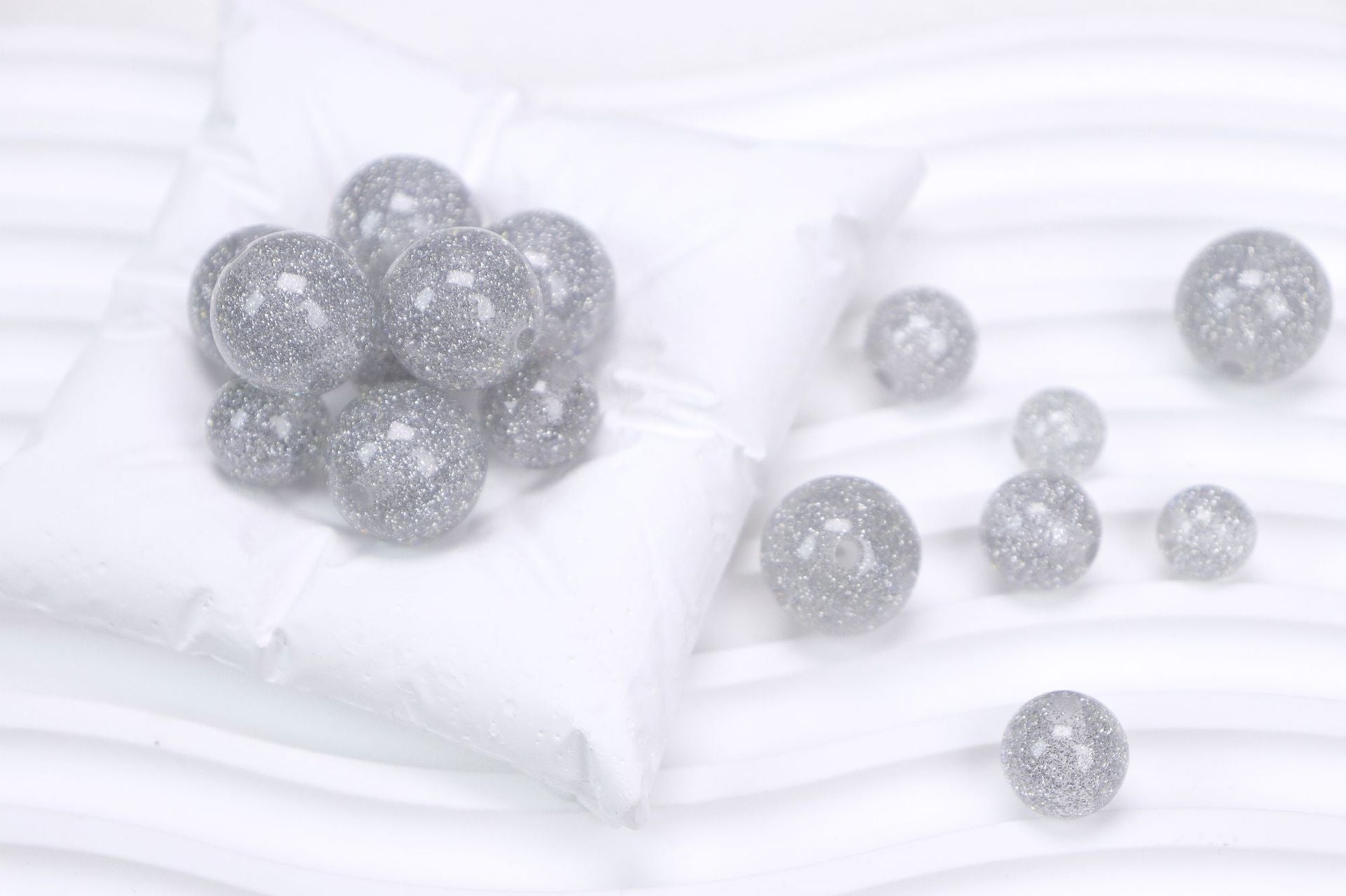 NO.18 Super Sparkly Diamond Resin Beads 钻砂