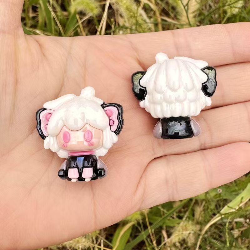 A8  silicone focal bead pop mart